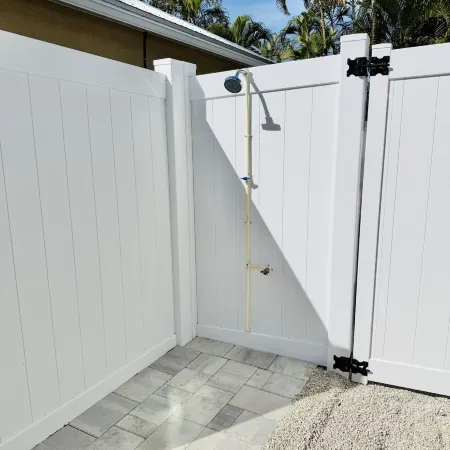 Twin Tides Large Home Heated Pool Spa Putting Green Golf Cart Tiki Bar Ping Pong Sleeps 14