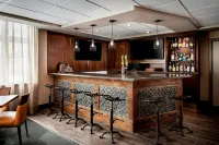 Four Points by Sheraton Barrie - bar