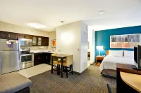 Residence Inn Lexington South/Hamburg Place - Kitchen