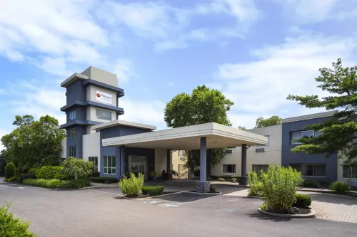 Best Western Premier Plainview-Long Island Hotel - parking