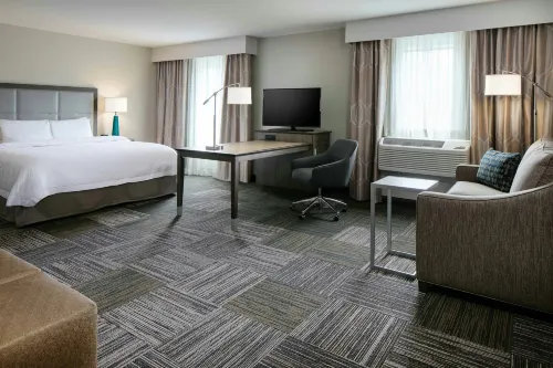 Hampton Inn and Suites Hudson - parking