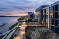 AC Hotel Vancouver Waterfront - parking