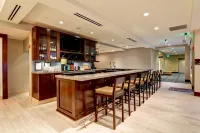 Hilton Garden Inn Woodbridge - Barer