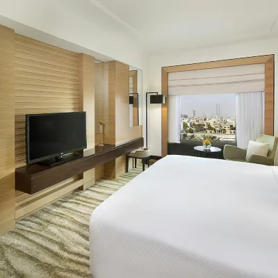DoubleTree by Hilton Riyadh - Al Muroj Business Gate Hotels near KAFD Wadi