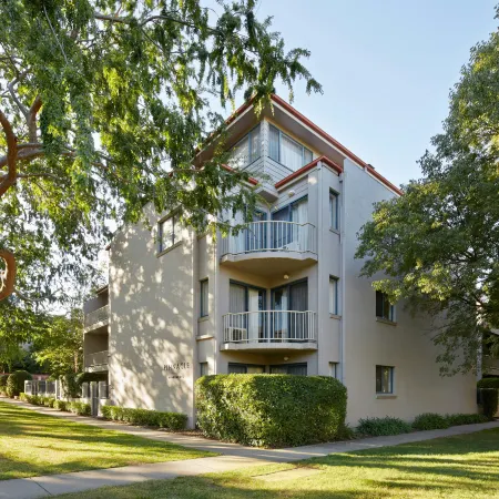 Pinnacle Apartments
