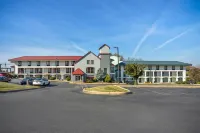 HomeTowne Studios Lancaster - 2-Star