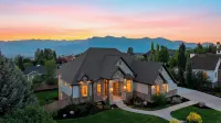 Summit & Stone by Avantstay Heber City Retreat Hot Tub + Wasatch Views Near Deer Valley - 4-Star