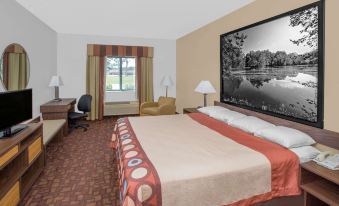 Super 8 by Wyndham Three Rivers