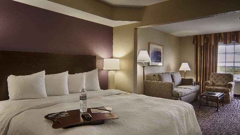 Hampton Inn & Suites Santa Ana/Orange County Airport