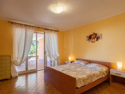 Apartment A2 (and112)