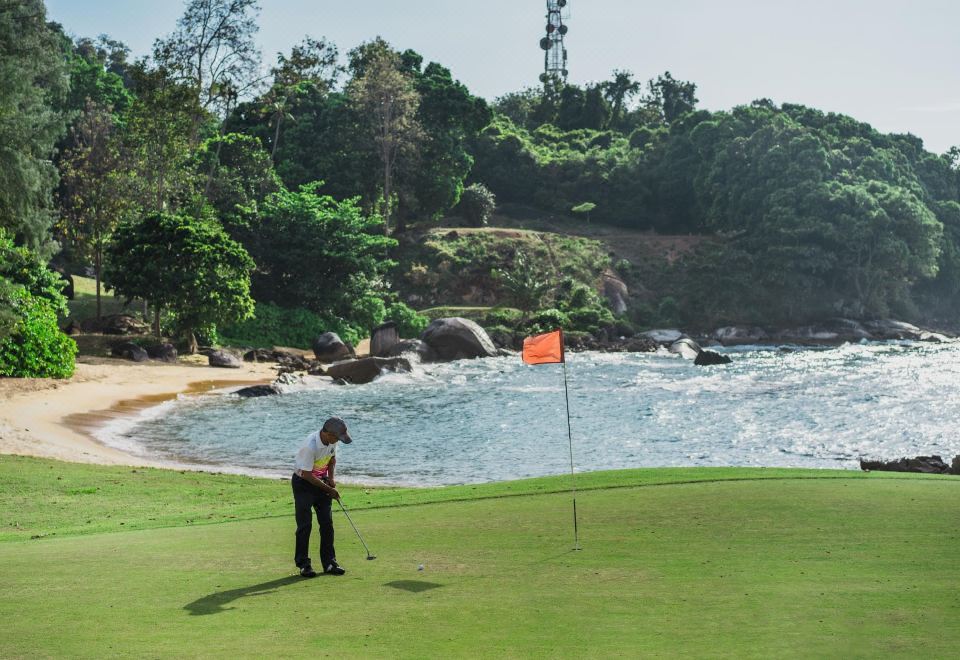 버자야 티오만 해변