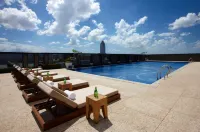 The Okura Prestige Taipei - Rooftop Pools