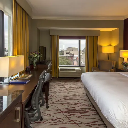DoubleTree by Hilton Hotel Savannah Historic District