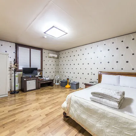 Wonju Cheongsaekjang Motel Отели рядом с достопримечательностью «Стадион Вонджу»