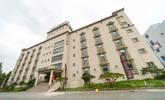 Dongchon Amusement Park Gallery Hotel