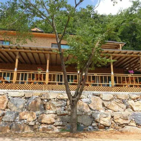 Jecheon Cheongpung Hwangto Pension