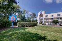 Motel 6 Virginia Beach, VA - 2-Star