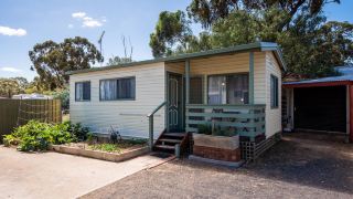 golden-country-motel-and-caravan-park