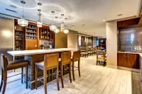 Hilton Norfolk The Main - Quầy bar