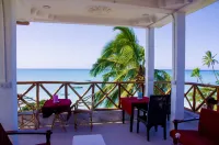 Room Hj: at the Beachfront Seaview Gland Flow, with 2 Guests
