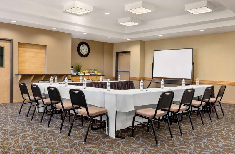 Baymont by Wyndham Owatonna photo 5