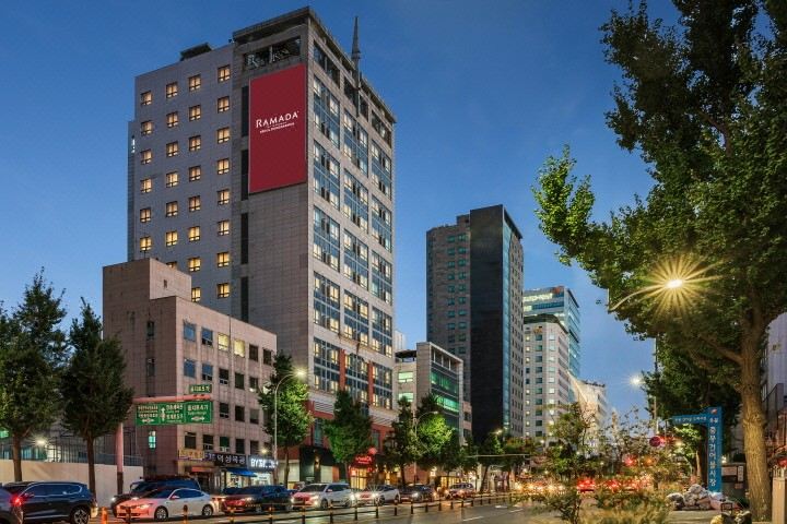 3. 라마다 서울동대..