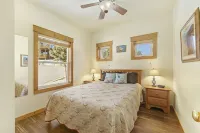 Jackstraw Mountain 32 2 Bedroom Condo by RedAwning