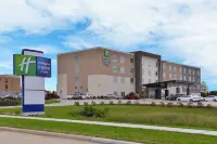 Holiday Inn Express & Suites Marshalltown Hotels near Marshalltown Community College