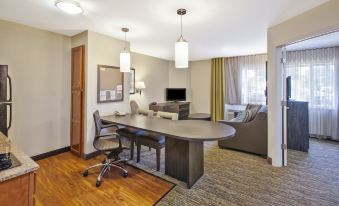 Candlewood Suites Indianapolis Airport