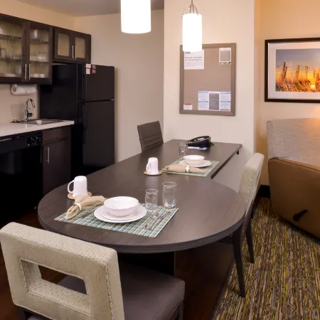 Candlewood Suites Bloomington-Normal by IHG Hotéis em Normal