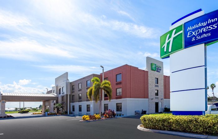 Holiday Inn Express & Suites Clewiston by IHG