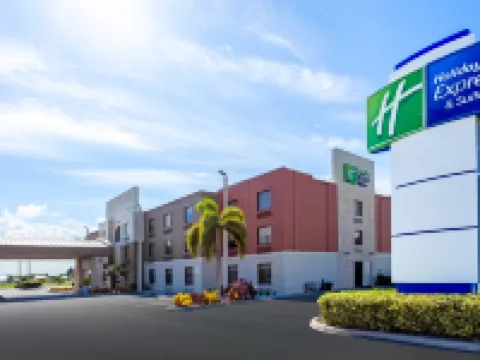 Holiday Inn Express & Suites Clewiston by IHG Hotels in Hendry County
