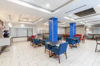 Holiday Inn Express & Suites GUYMON by IHG - Breakfast