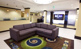 Holiday Inn Express & Suites Detroit North - Troy