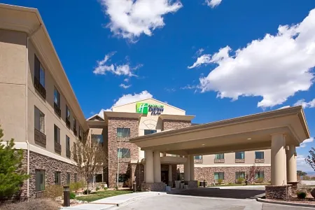 Holiday Inn Express & Suites Los Alamos Entrada Park