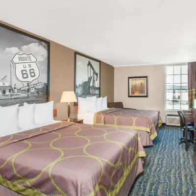 Super 8 by Wyndham Oklahoma City Các khách sạn gần Vòng đu quay Wheeler