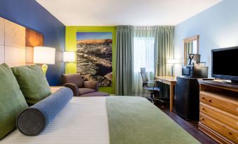 Clarion Hotel Seekonk - Providence - Housity