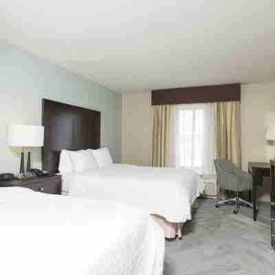 Hampton Inn Detroit/Roseville Rooms