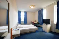 Hotel Neuwirtshaus - Superior Hotels near Vector Foundation