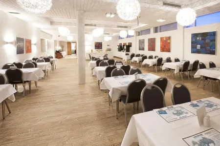 Fosshotel Lind Отели рядом с достопримечательностью «Плавающая дорога»