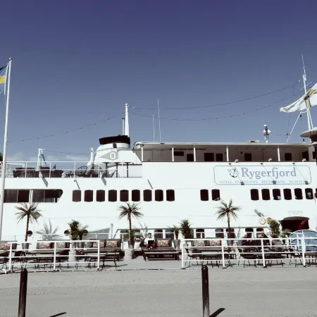 Rygerfjord Hotel & Hostel Отели рядом с достопримечательностью «ABBA: Музей»
