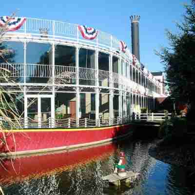 Fulton Steamboat Inn Hotel Exterior