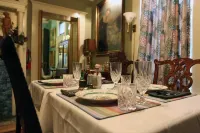 Stay Fairfield - Fairfield Place and Fairfield Manor Bed & Breakfast - servizio colazione