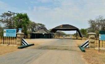 Cresta Churchill Hotel