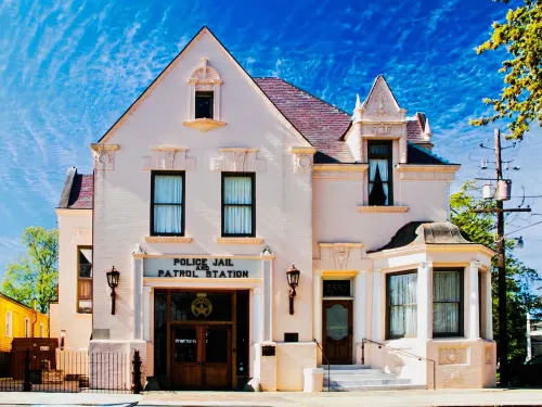 Inn at the Old Jail - Bed and Breakfasts