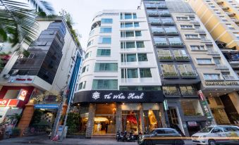 The White Hotel 8A Thai Van Lung