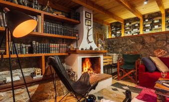 Escape in the Forest, Cosy Chalet with Home Cinema