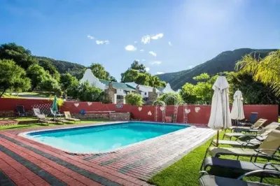 Old Mill Lodge, Seasonal Working Ostrich Farm & Restaurant, Oudtshoorn Hôtels à proximité de : Grottes du Cango