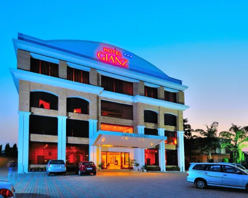 Hotel Gianz Hotels in Baddi
