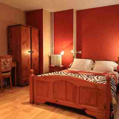 Hôtel du Cygne Beauvais Rooms